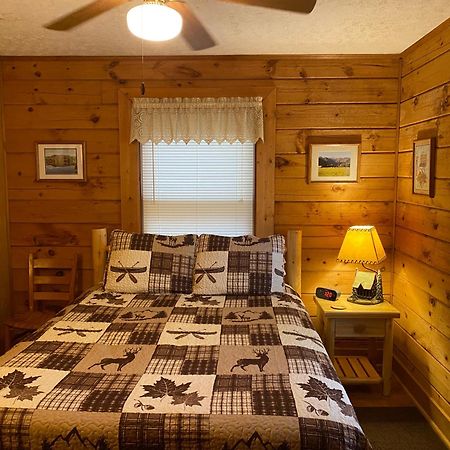 מגי ואלי Misty Creek Log Cabins מראה חיצוני תמונה