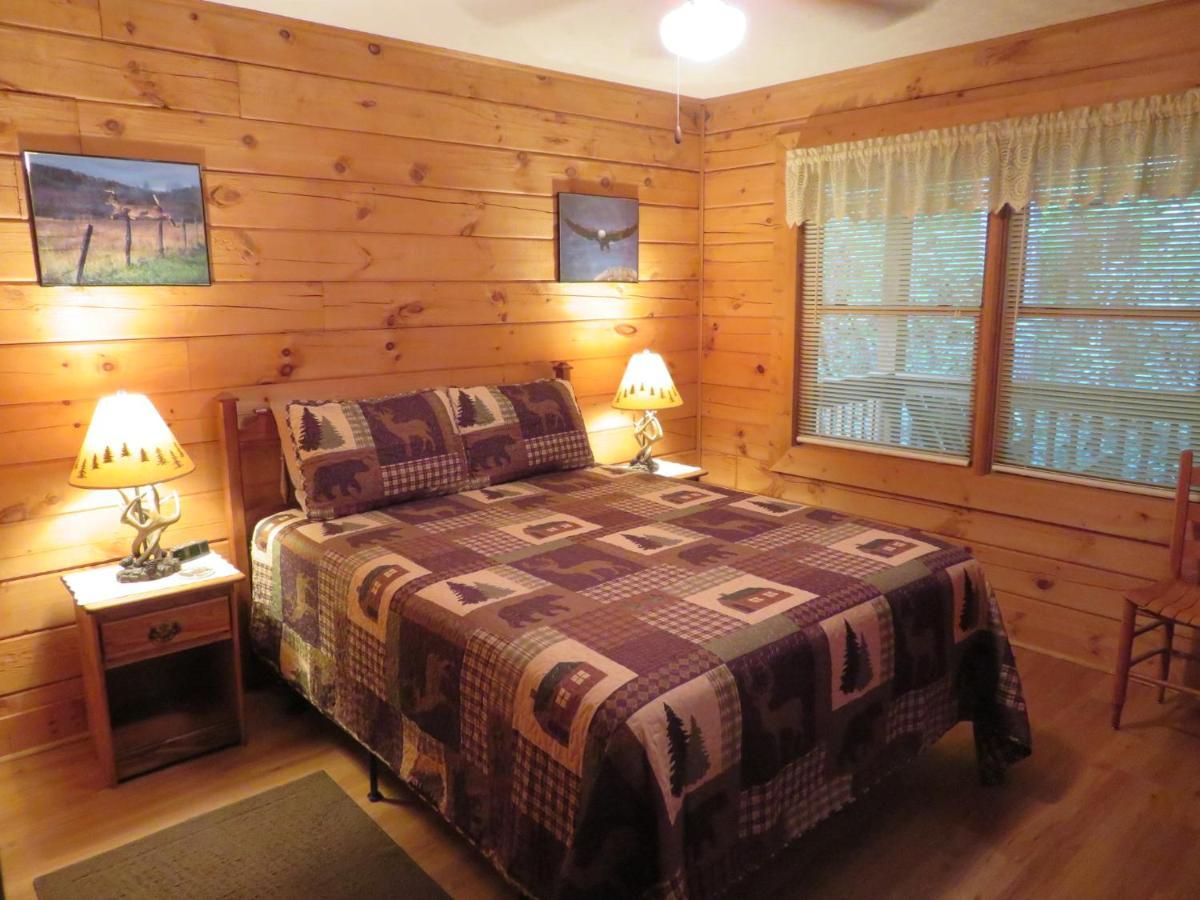 מגי ואלי Misty Creek Log Cabins מראה חיצוני תמונה