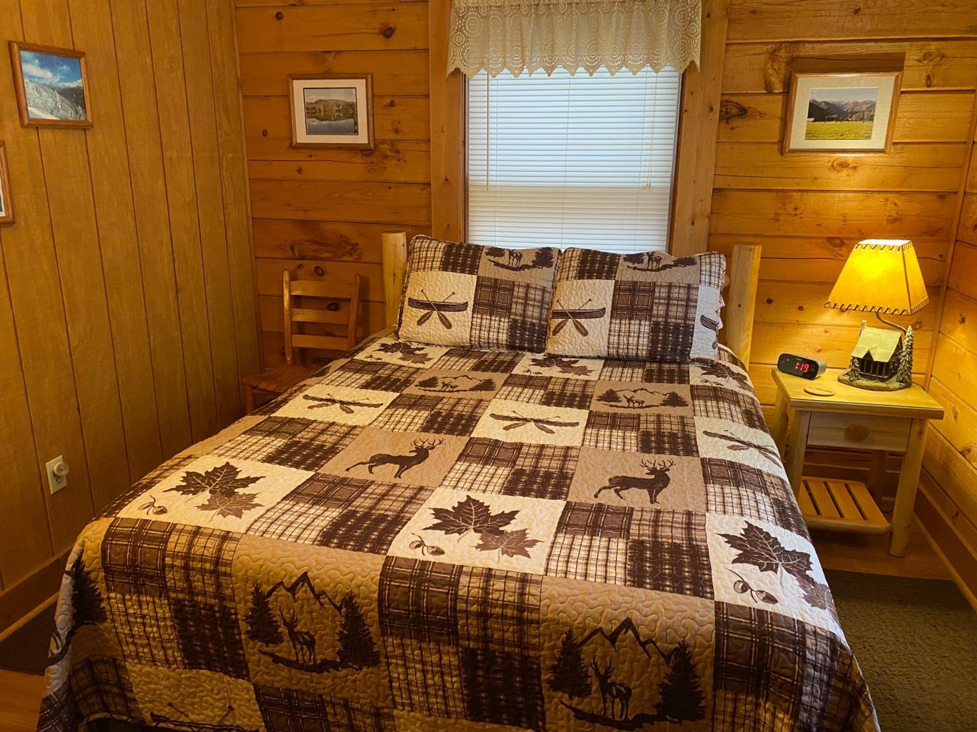 מגי ואלי Misty Creek Log Cabins מראה חיצוני תמונה