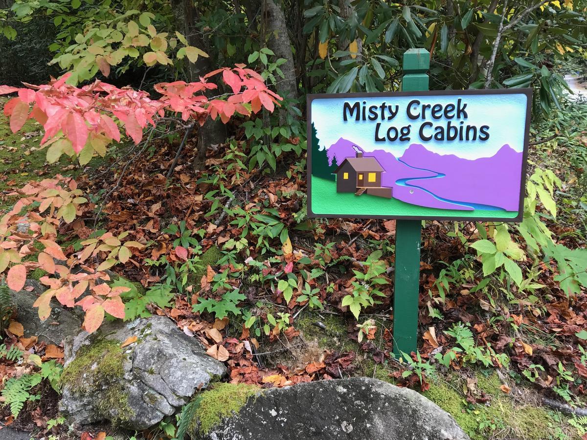 מגי ואלי Misty Creek Log Cabins מראה חיצוני תמונה