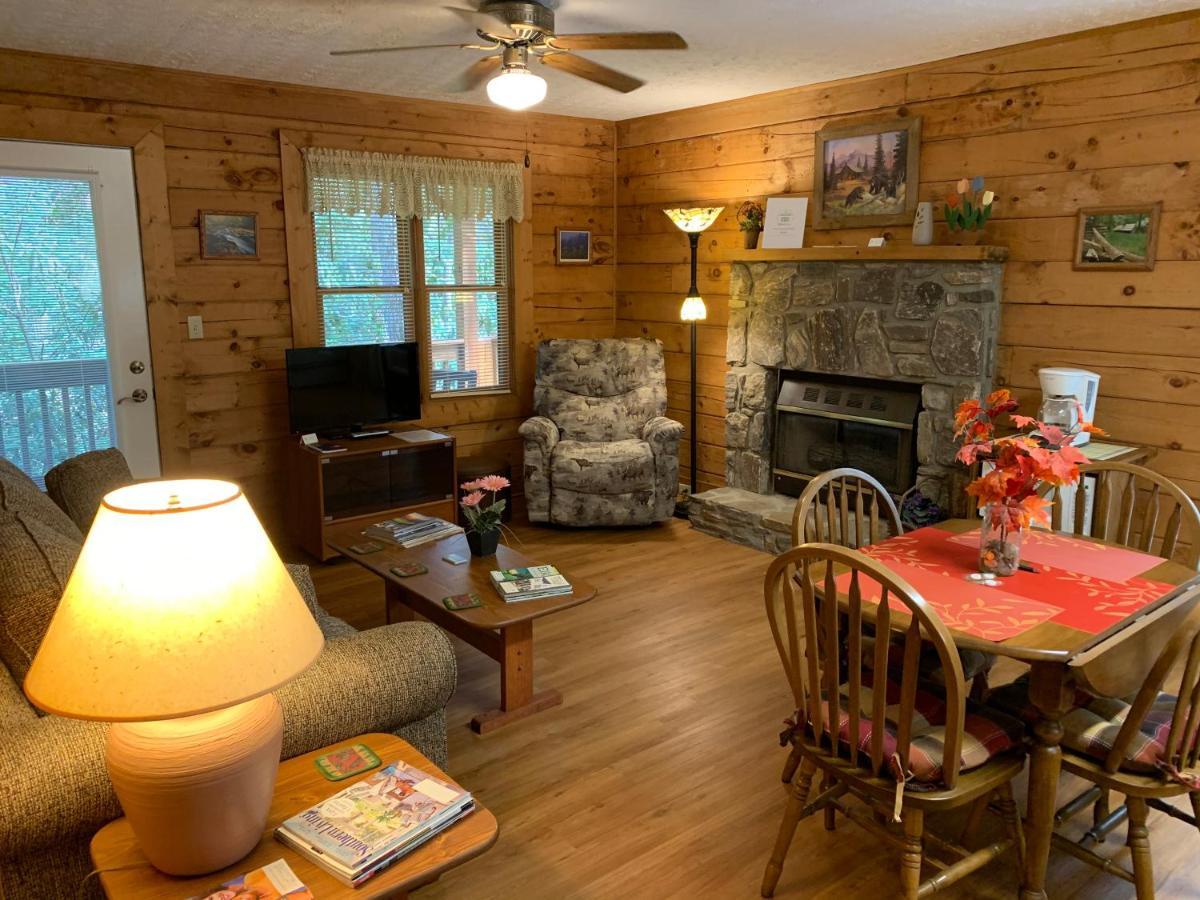 מגי ואלי Misty Creek Log Cabins מראה חיצוני תמונה