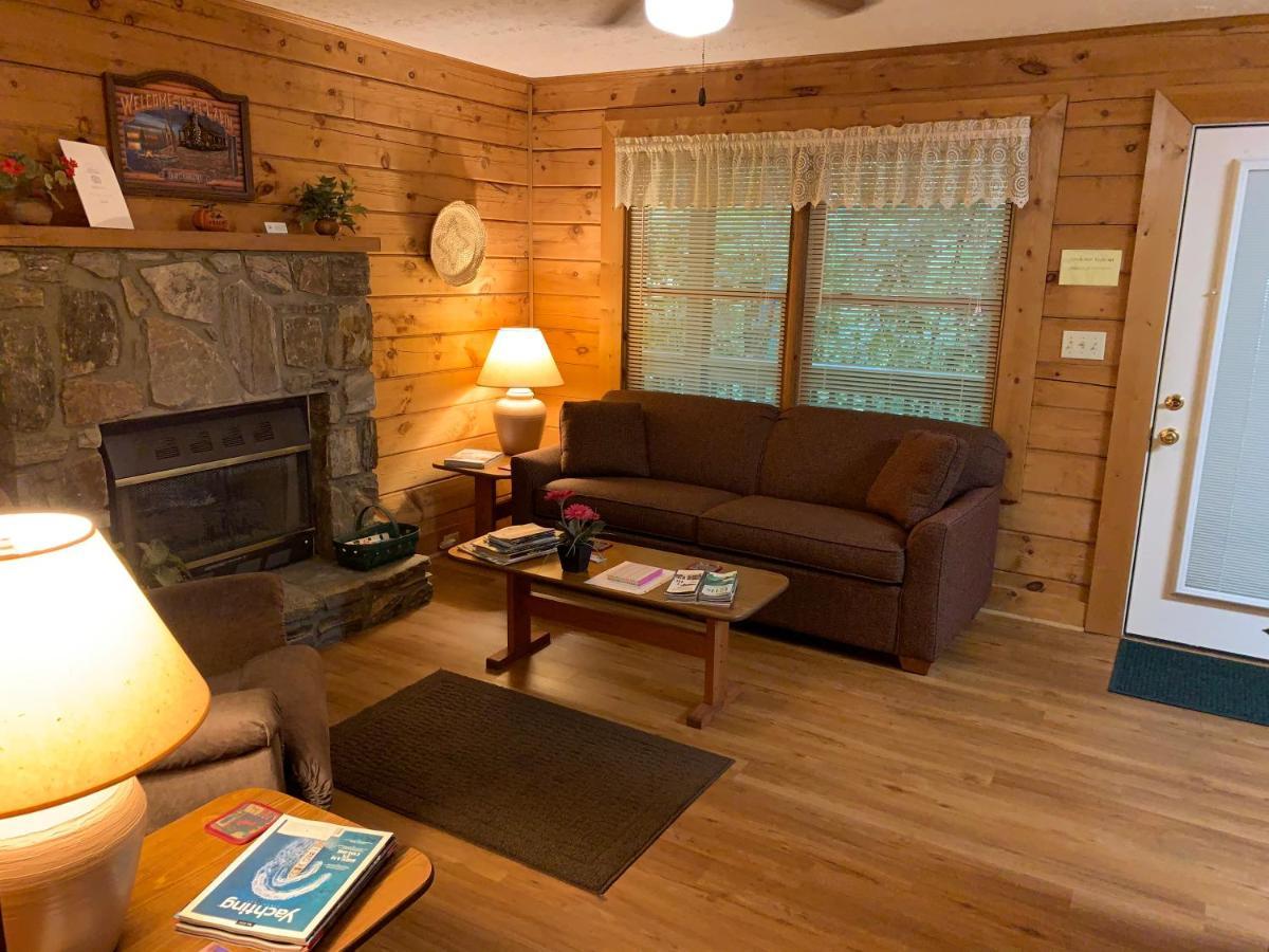 מגי ואלי Misty Creek Log Cabins מראה חיצוני תמונה
